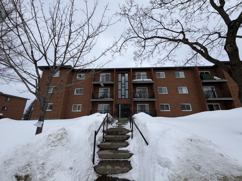 599 Avenue de Norvège #12