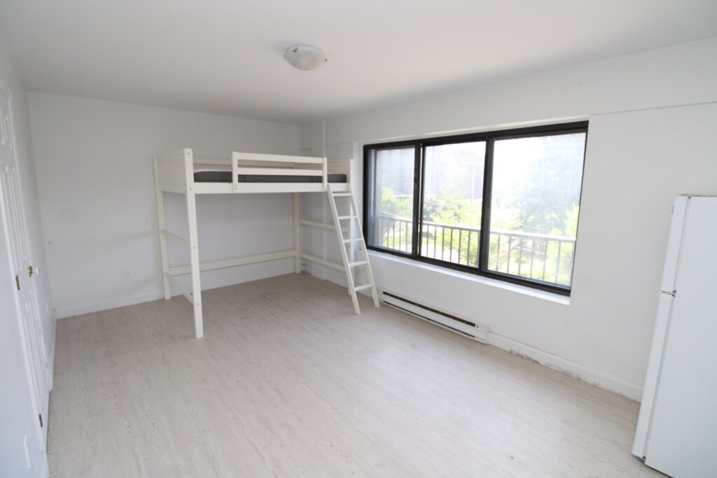 20 Rue Saint-Jean #220
